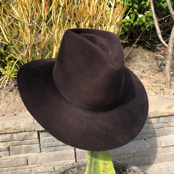 Janessa Leone Accessories - Janessa Leone wool hat - new